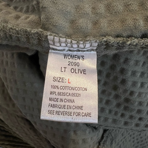 Woolrich Women’s 100% Cotton Olive Green Corduroy Ribbed Zip Up Jacket w/Pockets - Picture 9 of 12